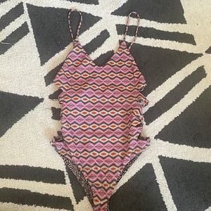 Acacia One Piece